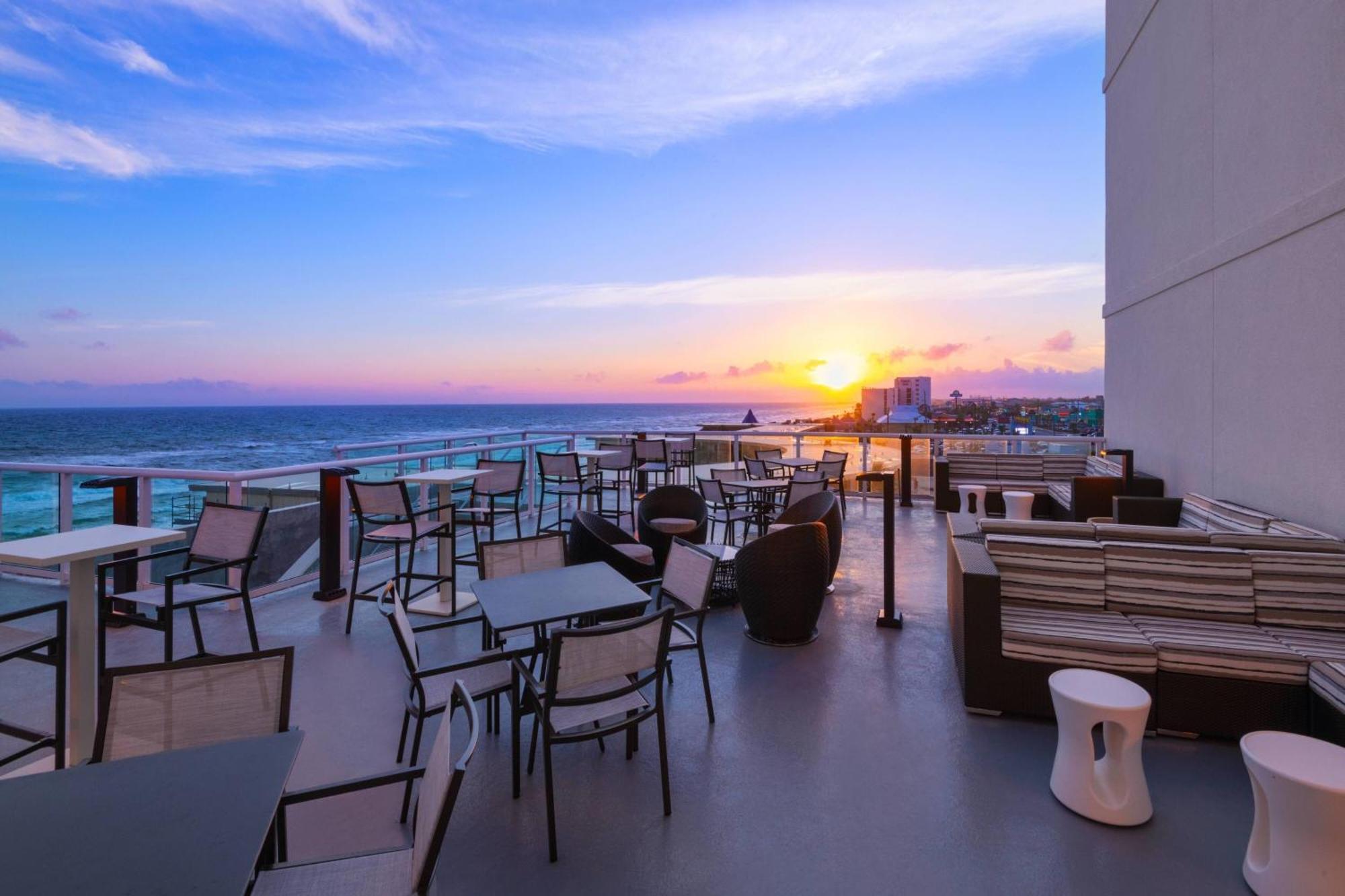 Springhill Suites By Marriott Panama City Beach Beachfront Exterior foto